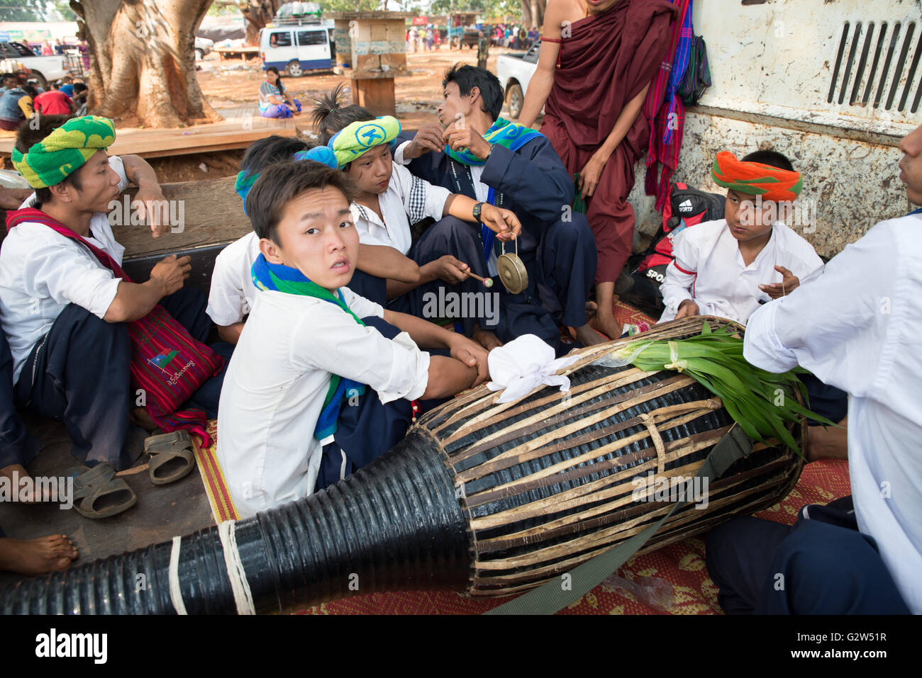 Myanmar burma music hires stock photography and images Alamy