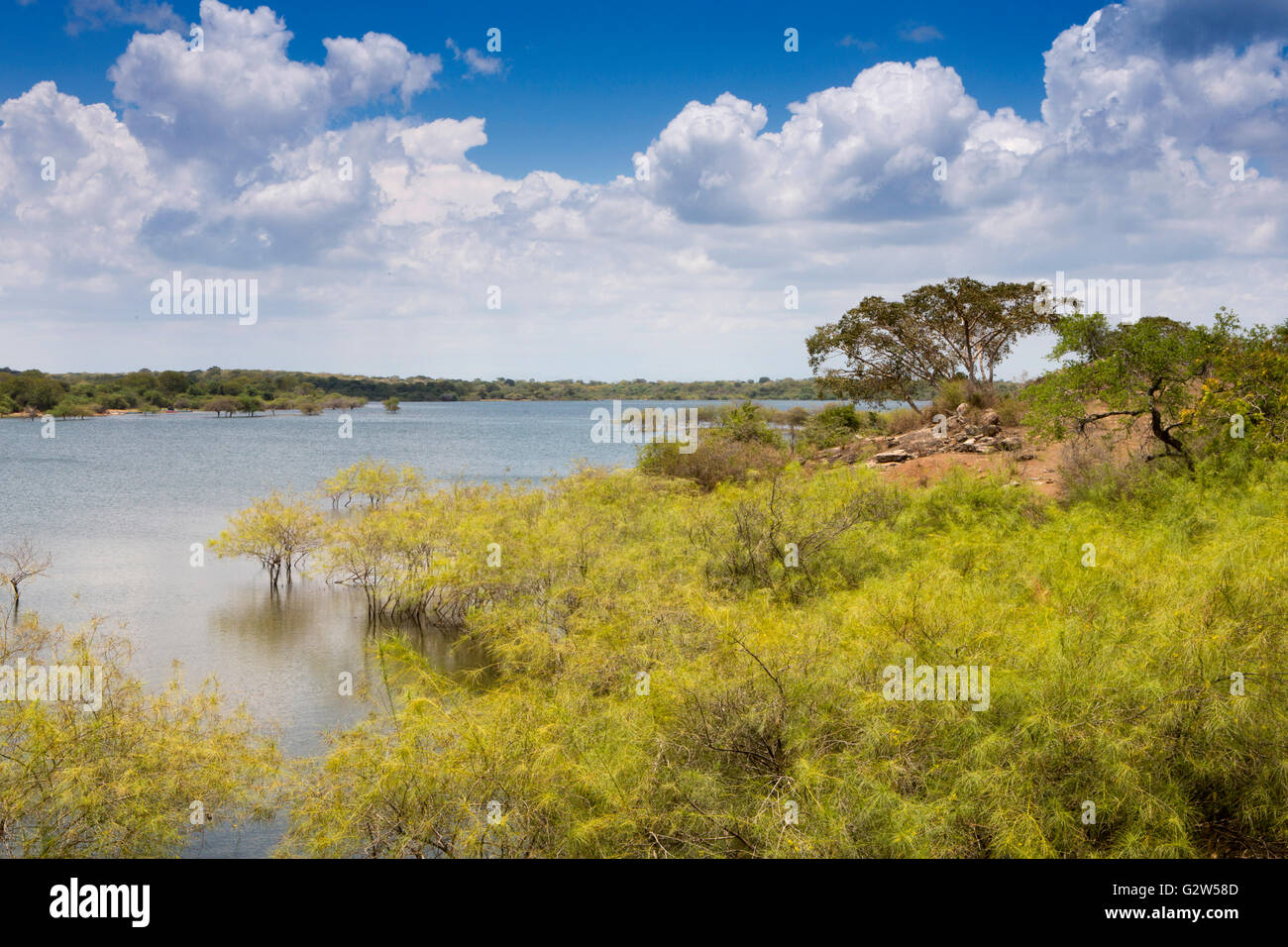 Sri Lanka, Lunugamvehera National Park, Lugumvahera Reservoir Stock Photo