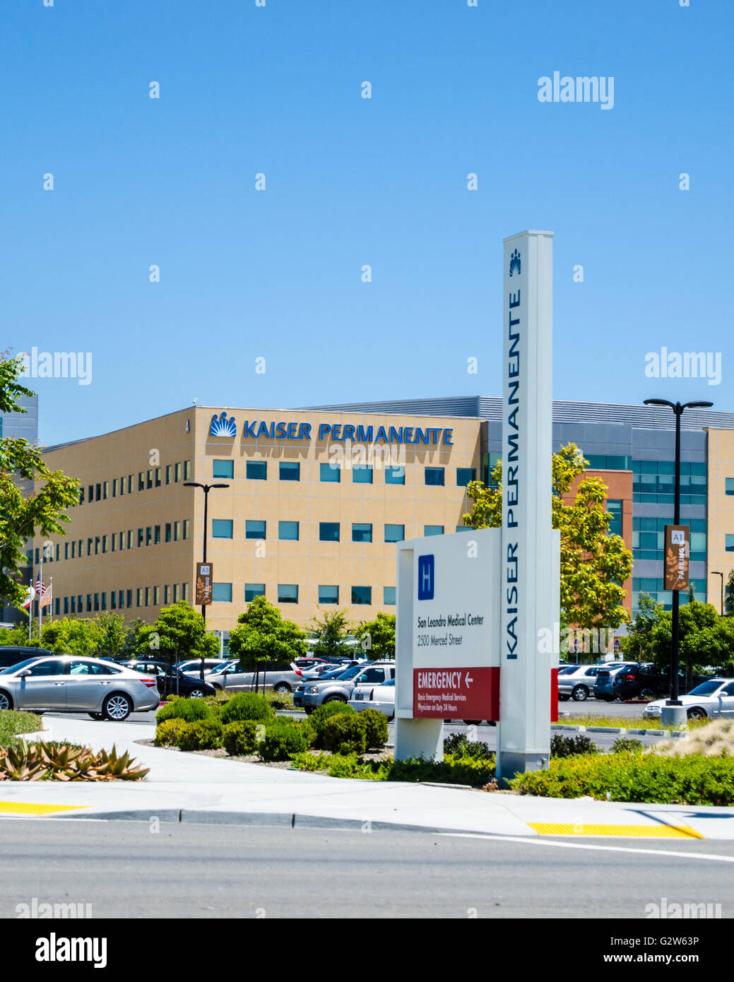 The Kaiser Permanente Medical Center in San Leandro California Stock Photo