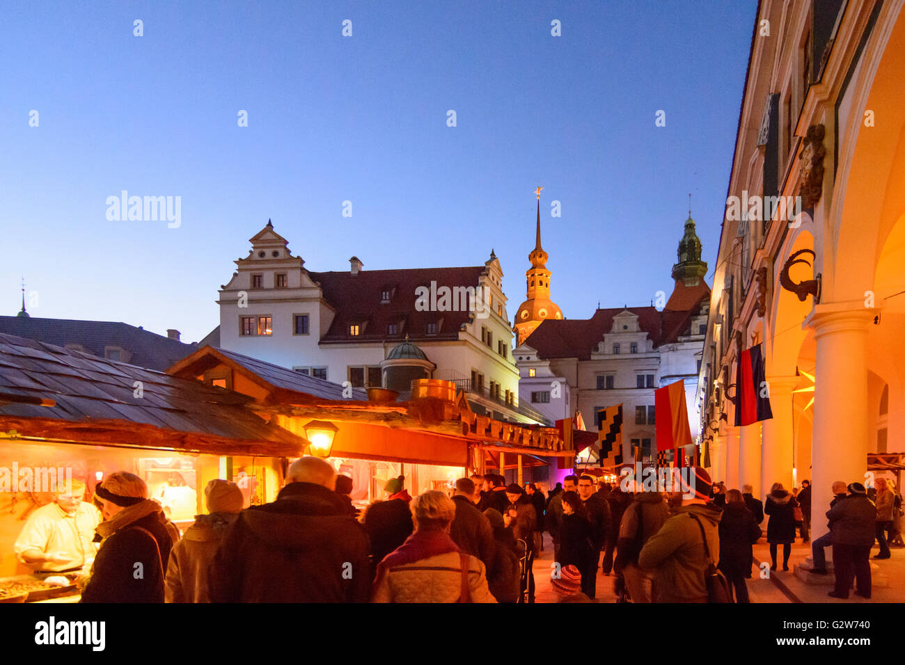Medieval Christmas Market in Stallhof (stable yard) of the castle with view of the castle and Hausmannsturm, Germany, Dresden Stock Photo