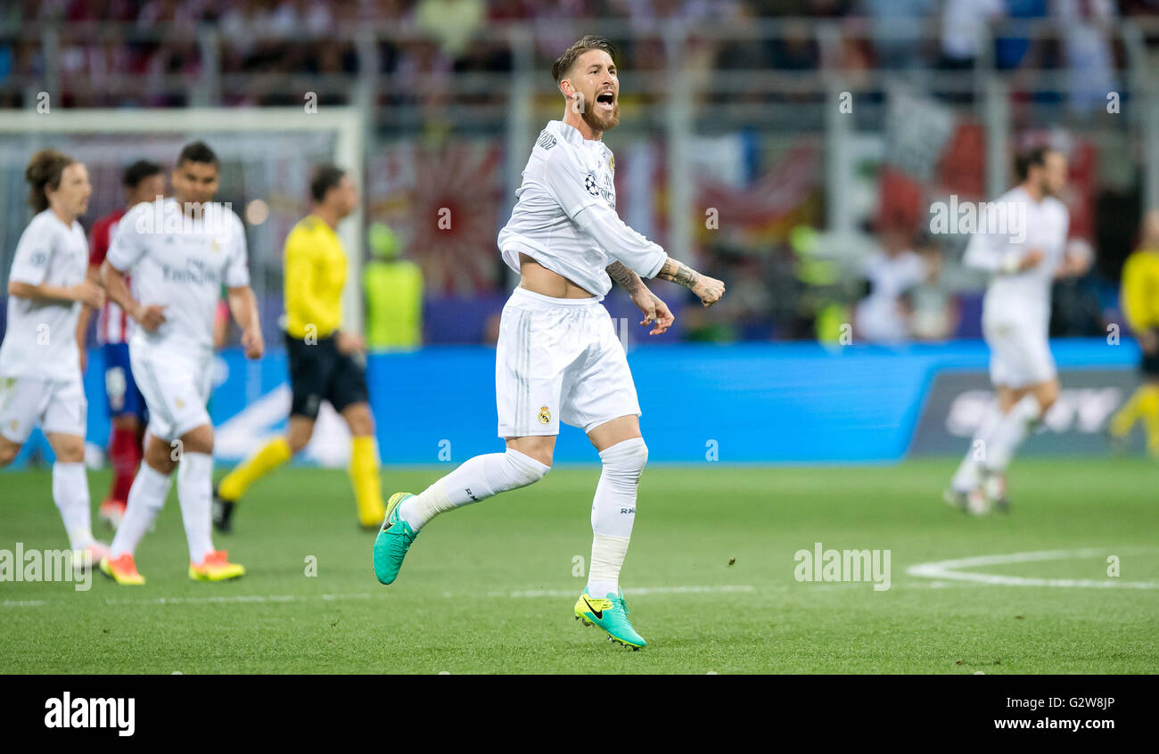 Milan, Italy. 28th May, 2016. Real's Sergio Ramos celebrates during the UEFA Champions League final soccer match Real Madrid vs Atletico Madrid in Milan, Italy, 28 May 2016. Photo: Thomas Eisenhuth/dpa - NO WIRE SERVICE -/dpa/Alamy Live News Stock Photo