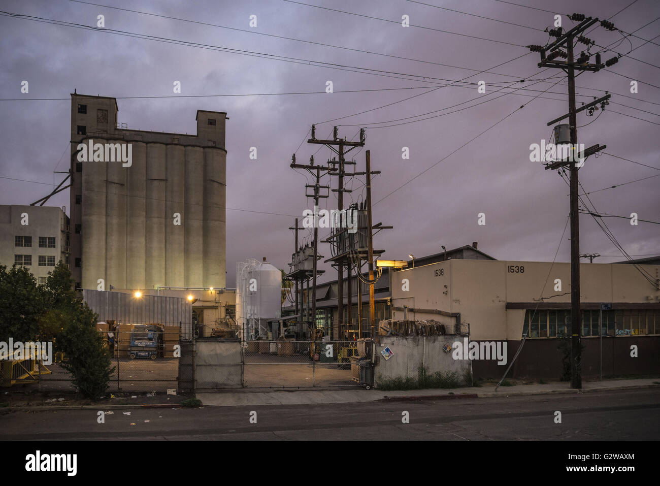 Los Angeles, California, USA. 30th Jan, 2016. Grain towers, milling and