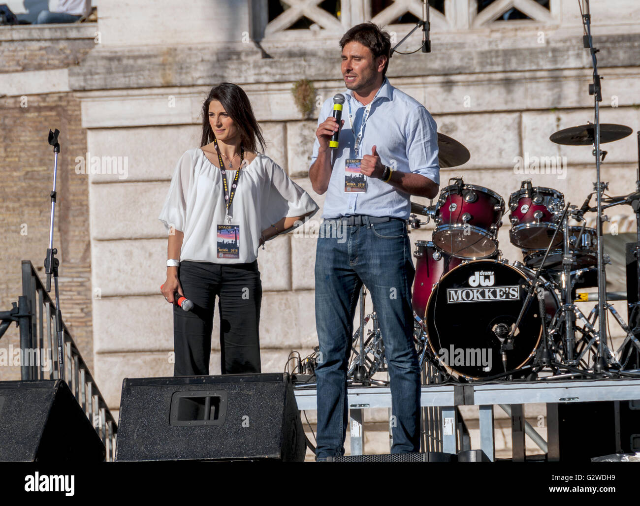 Rome, Italy. 03rd June, 2016. The candidate for mayor of Rome Virginia Raggi and Alessandro Battista of the Movement 5 Stars (M5S) on the stage in Piazza del Popolo for the final rally of the campaign Credit:  Patrizia Cortellessa/Alamy Live News Stock Photo