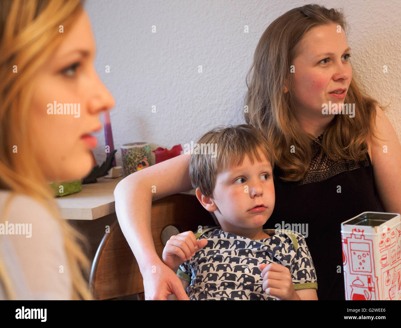 Low income earners hi-res stock photography and images - Alamy