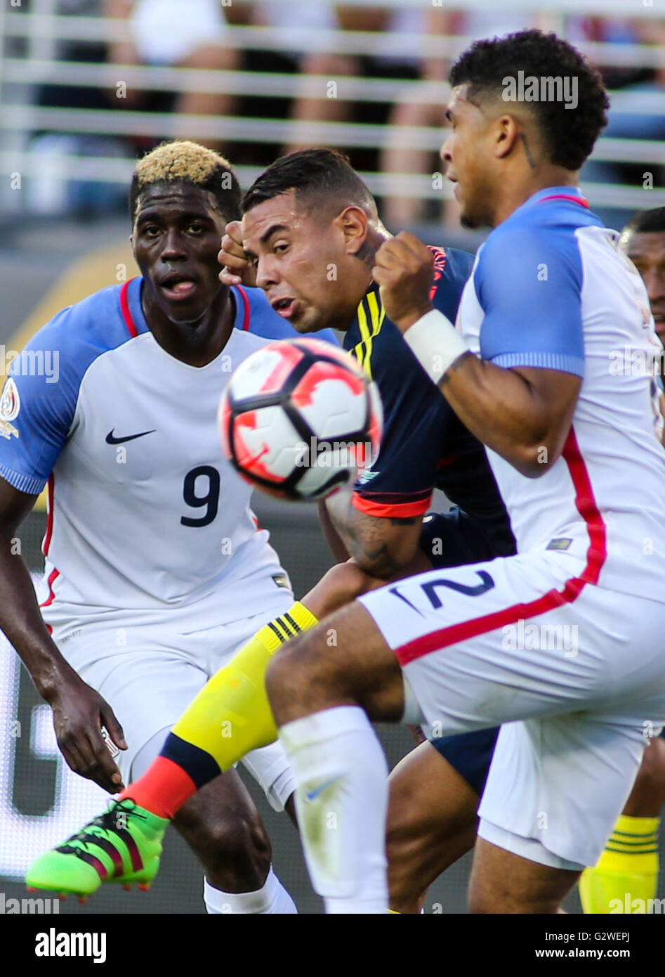 Santa Clara, USA. 3rd June, 2016. Colombian player Edwin Cardona (C) vies with U.S. player Gyasi Zardes (L) and DeAndre Yedlin during the opening match of Copa America Centenario between Colombia and the United States at the Levi's Stadium in Santa Clara, California, the United States, June 3, 2016. Colombia won 2-0. Credit:  Yang Lei/Xinhua/Alamy Live News Stock Photo