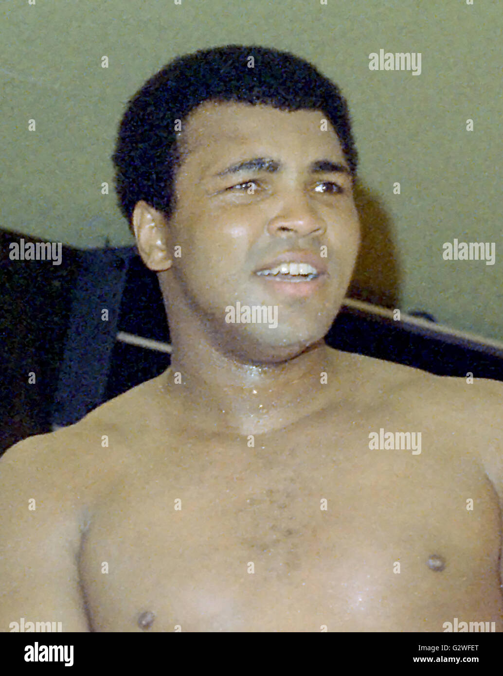 Arlington, Virginia, USA. 20th Apr, 1976. Heavyweight Champion Muhammad