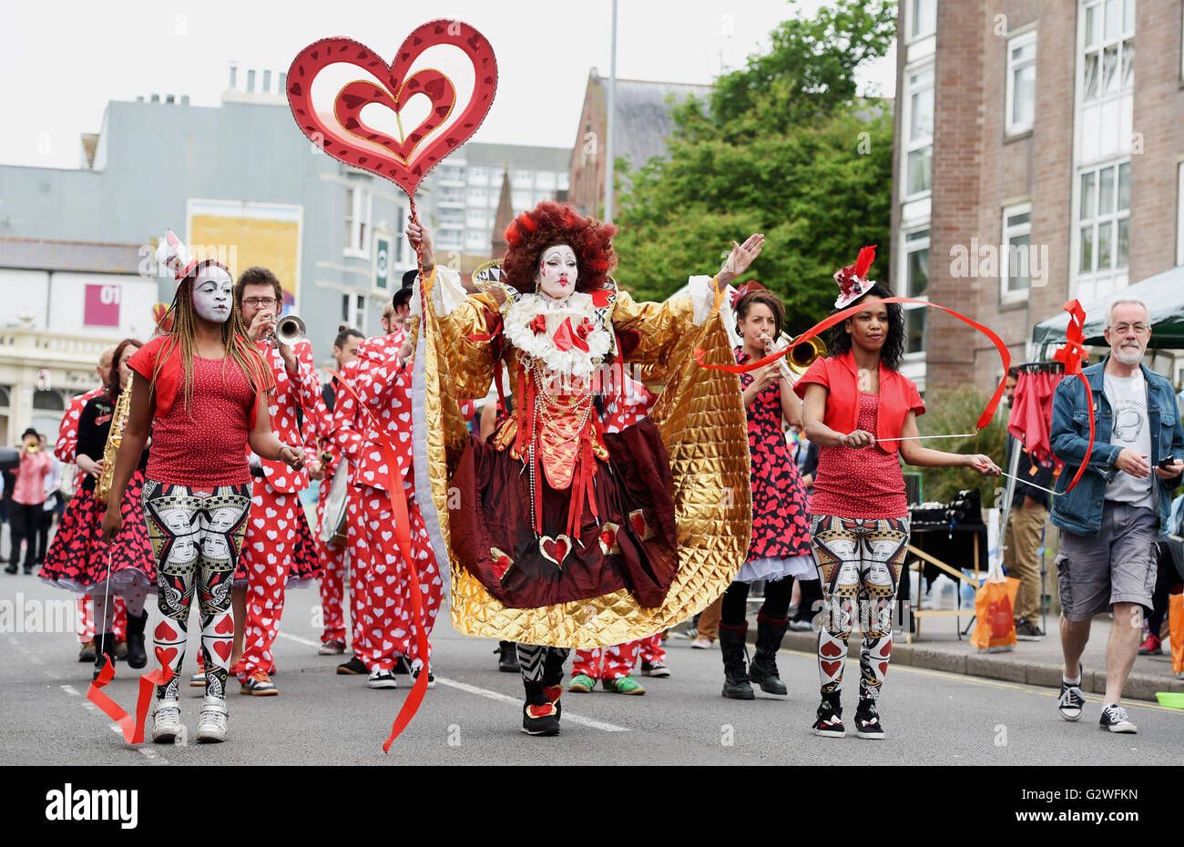 Outrageous costumes hi-res stock photography and images - Alamy
