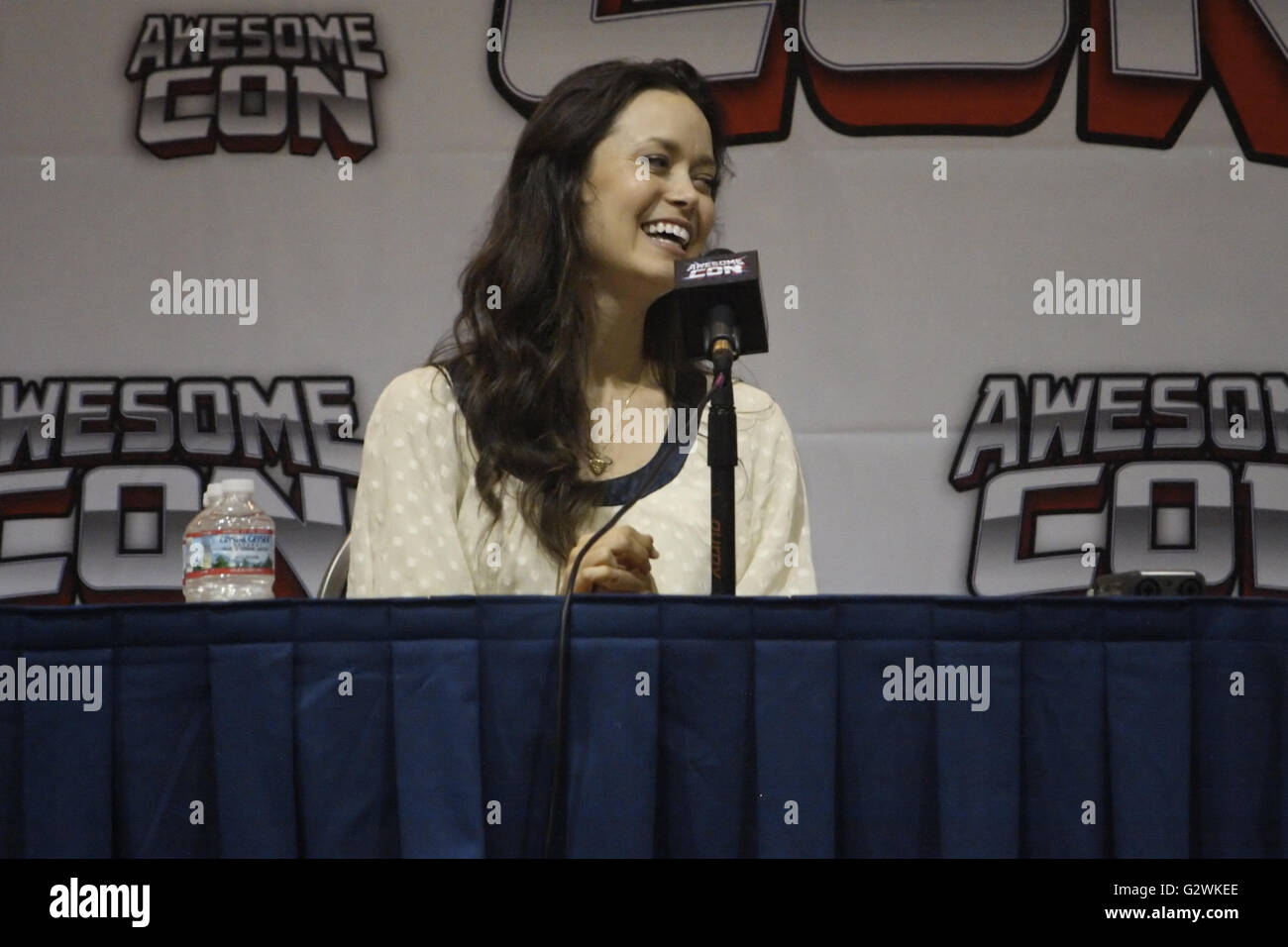 Washington, District of Columbia, USA. 4th June, 2016. Summer Glau, who has portrayed characters such as River Tam on Firefly and Cameron Philips on Terminator: The Sarah Connor Chronicles, with a big smile as she takes a question at Awesome Con 2016, held in Washington, DC. Credit:  Evan Golub/ZUMA Wire/Alamy Live News Stock Photo