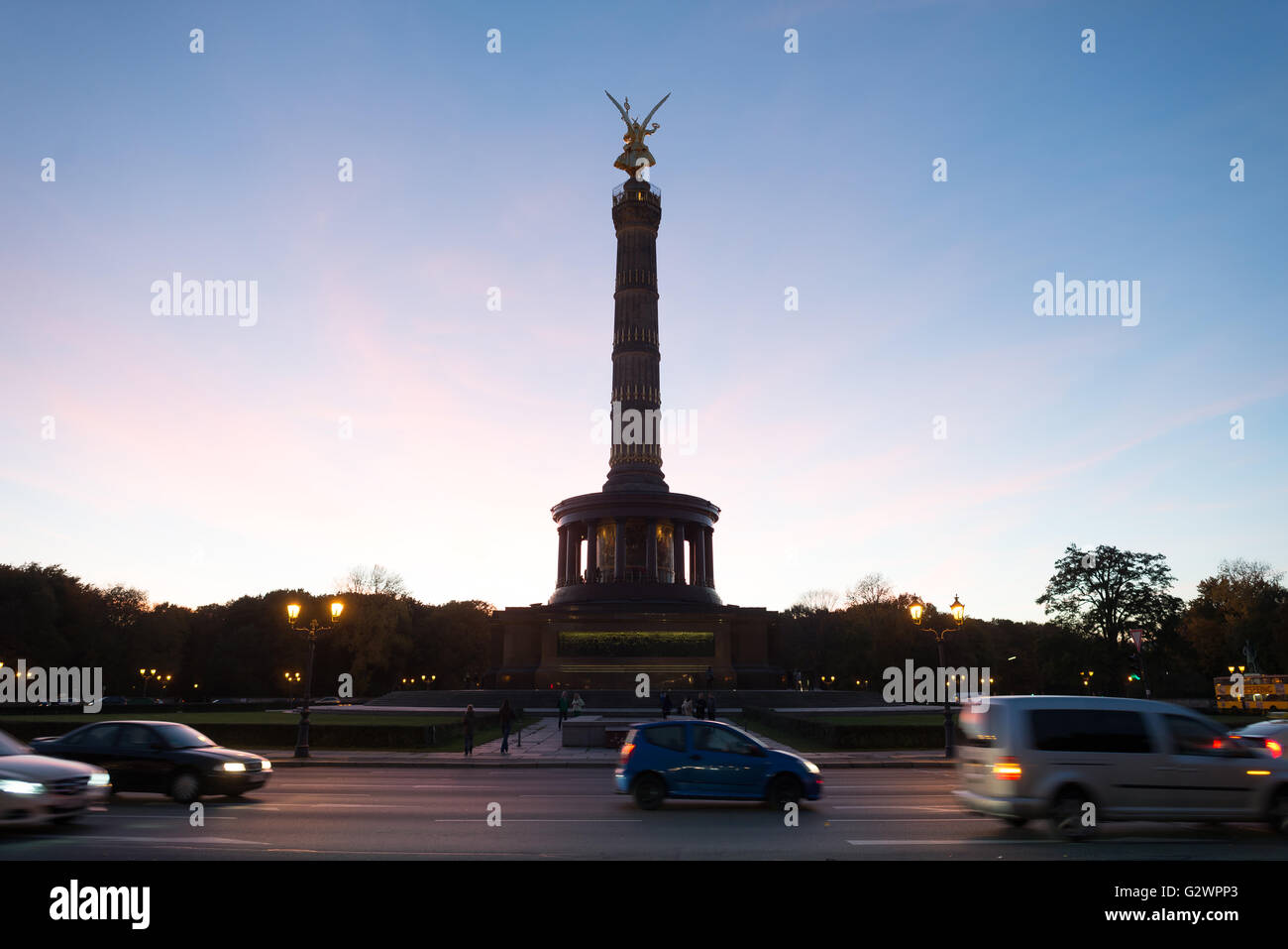 26.10.2015, Berlin, Berlin, Germany - The gilded angel Viktoria on the Victory Column at the Great Star in Berlin-Tiergarten. 0JL151026D029CAROEX.JPG - NOT for SALE in G E R M A N Y, A U S T R I A, S W I T Z E R L A N D [MODEL RELEASE: NOT APPLICABLE, PROPERTY RELEASE: NO, (c) caro photo agency / Lederbogen, http://www.caro-images.com, info@carofoto.pl - Any use of this picture is subject to royalty!] Stock Photo