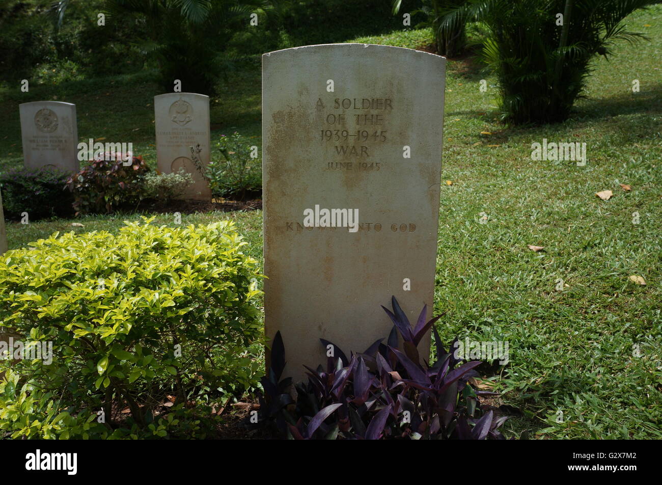 Headstone of a unidentified soldier of the Second World war at Kandy War Cemetery, Sri Lanka. Stock Photo