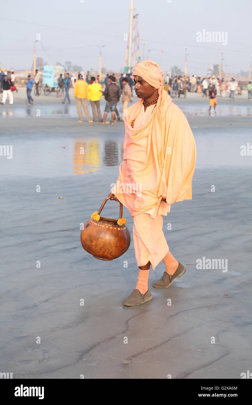a hindu monk at gangasagar festival near kolkata,an yearly ritual when sun enters the sign capricorn from sagittarius. Stock Photo