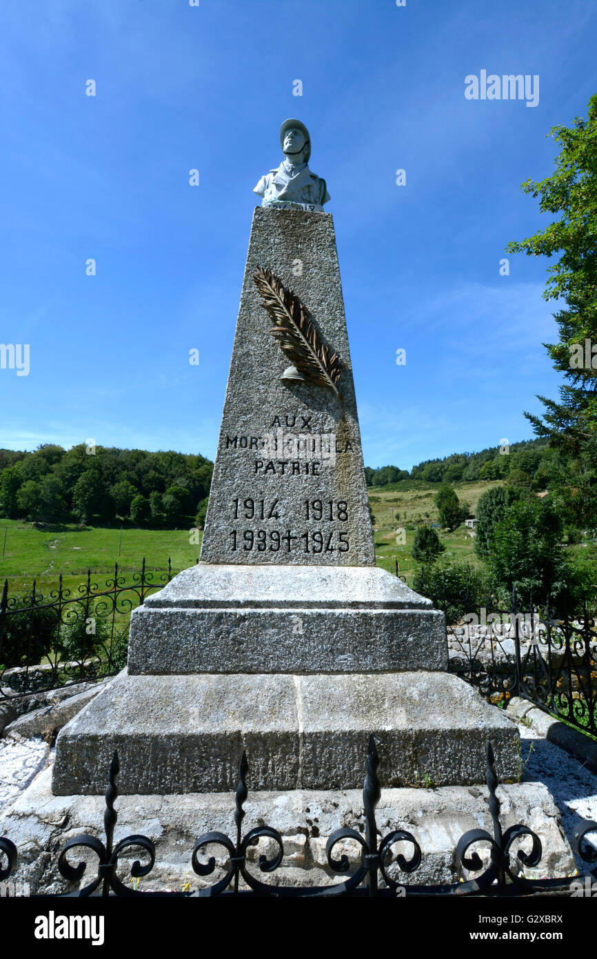 War memorial, Saugues, Haute-Loire department, Auvergne, France Stock Photo
