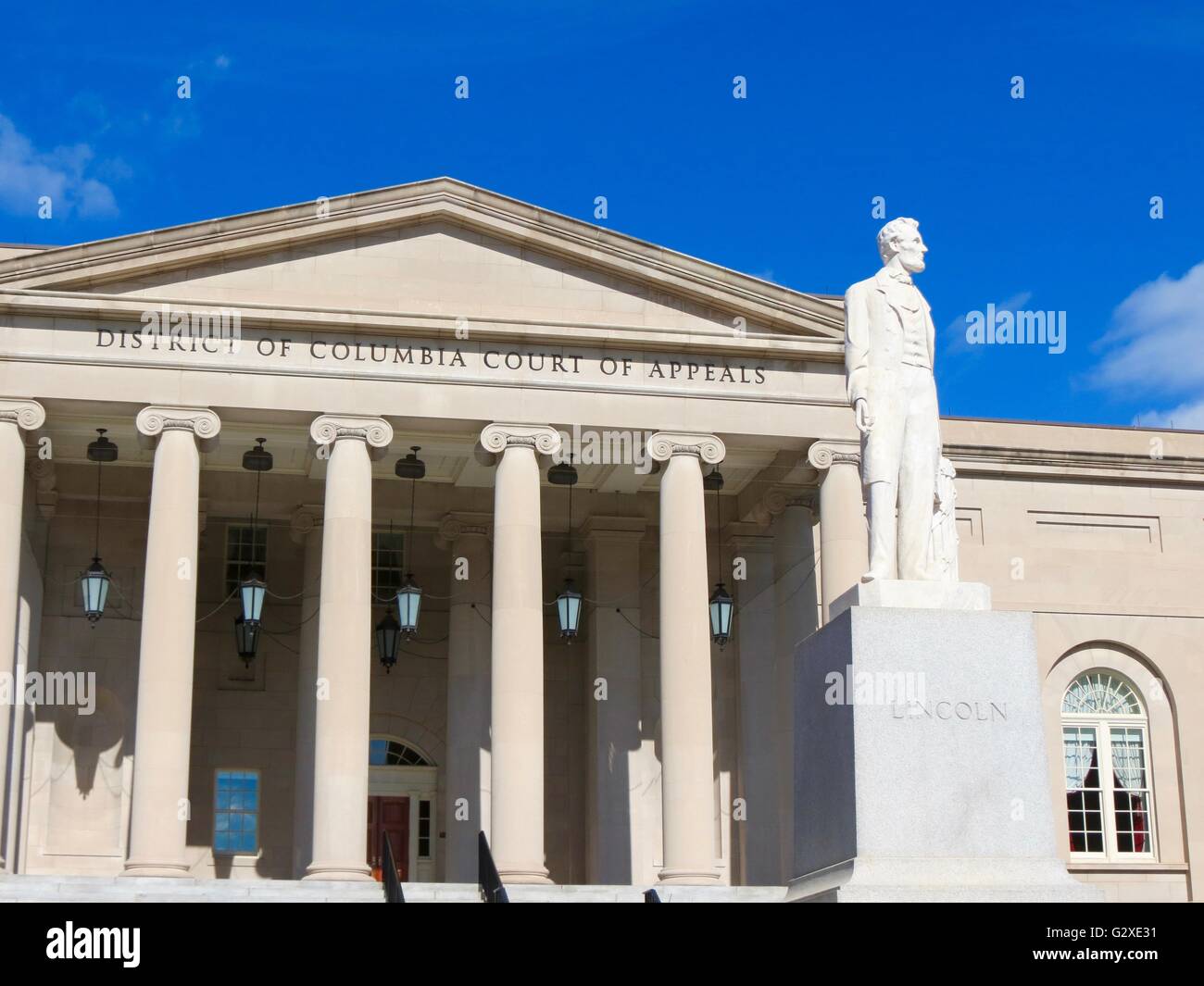 Statue of Abraham Lincoln at D.C. Court of Appeals Stock Photo - Alamy