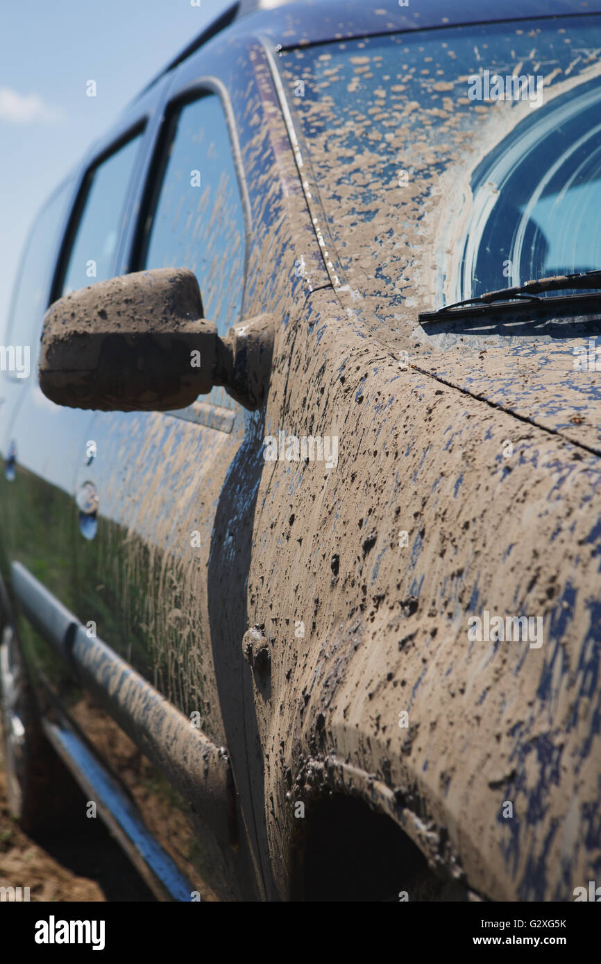 Car stuck in mud muddy hires stock photography and images Alamy