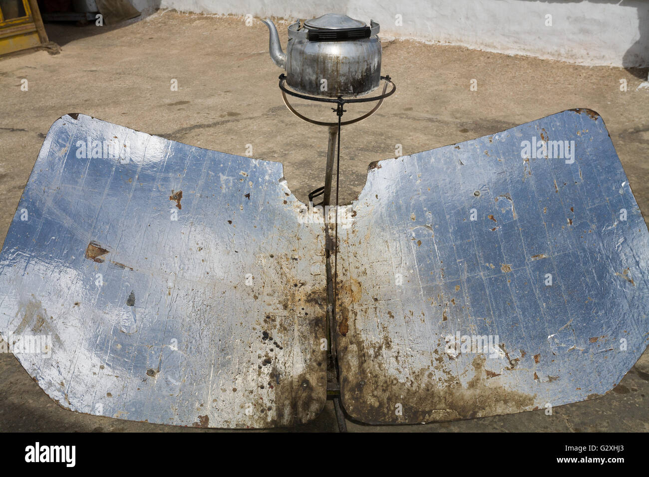 Solar Water Boiler Stock Photo 105076107 Alamy
