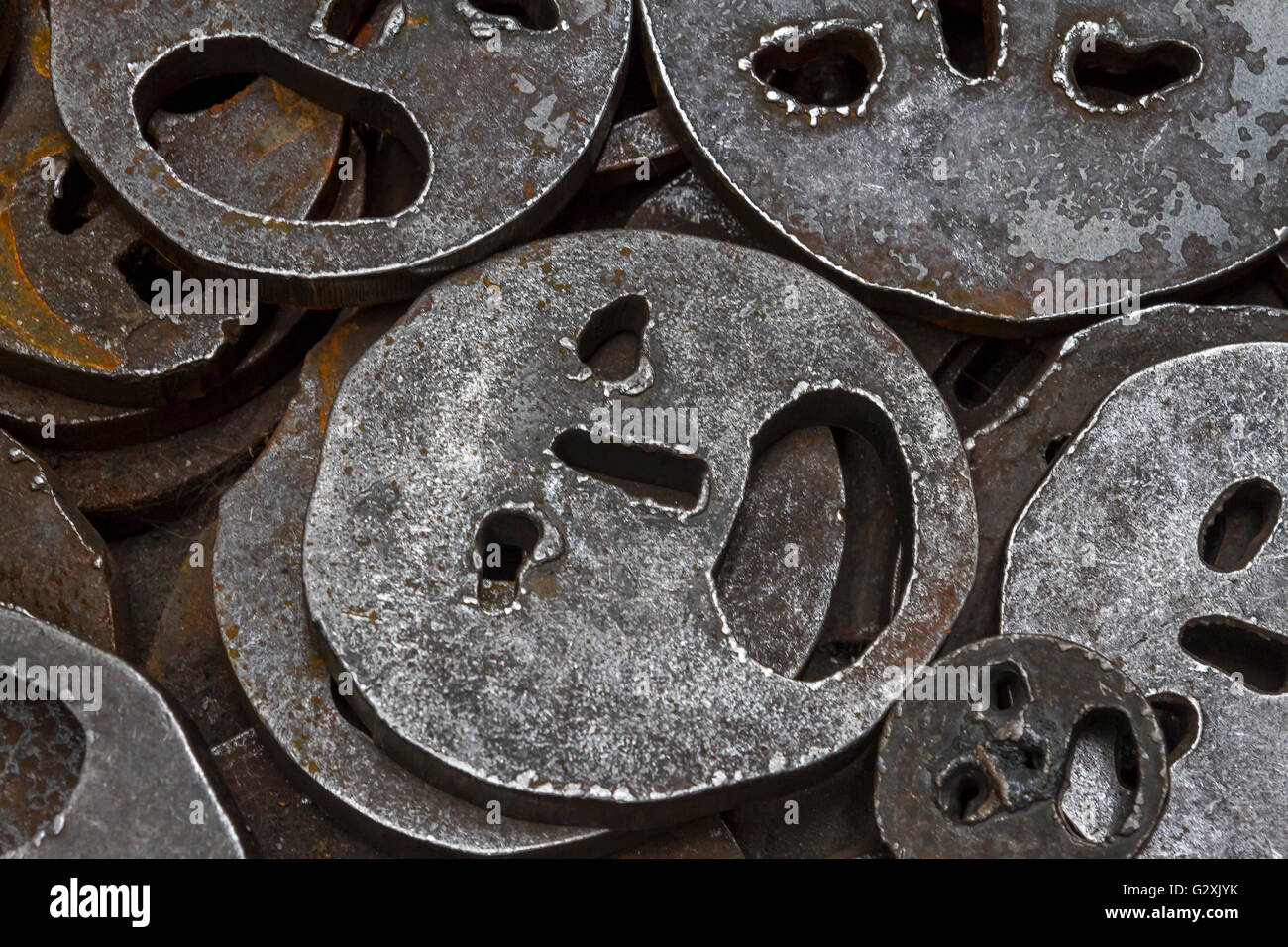 Shalekhet fallen leaves,installation of metal faces with open Stock