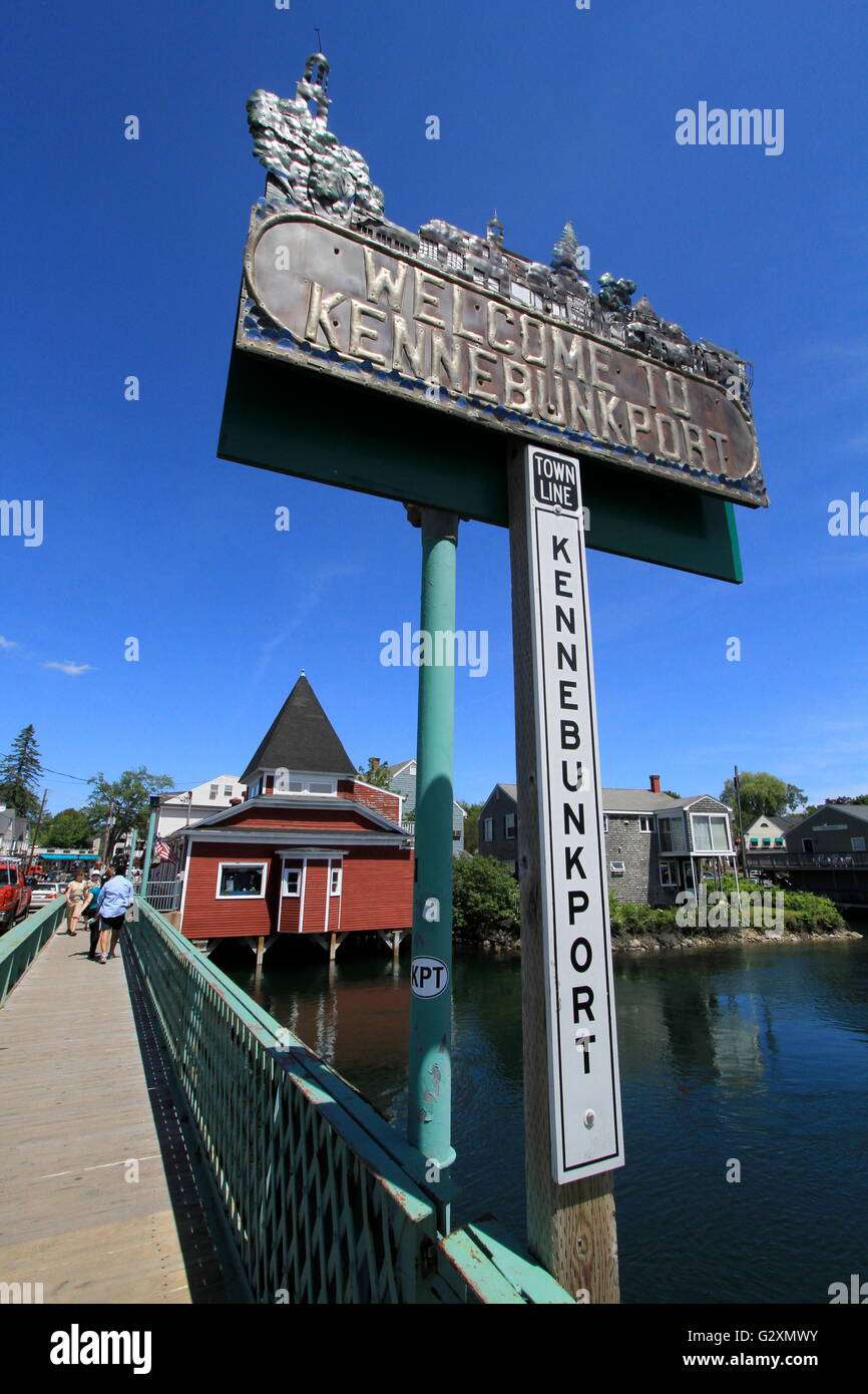 Sign at bridge for Kennebunkport Maine Stock Photo Alamy