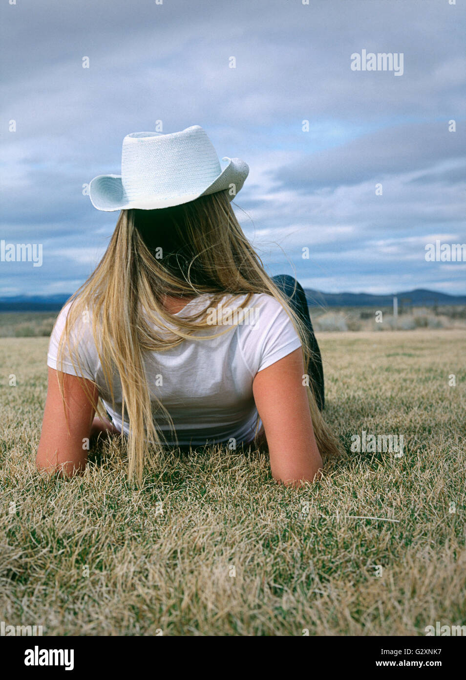 White woman wearing hat hi-res stock photography and images - Alamy