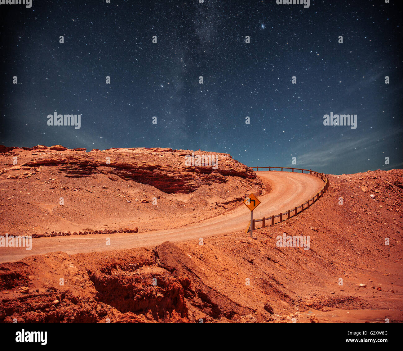 Empty road night america hi-res stock photography and images - Alamy