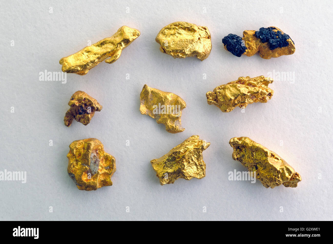 Gold nuggets hi-res stock photography and images - Alamy