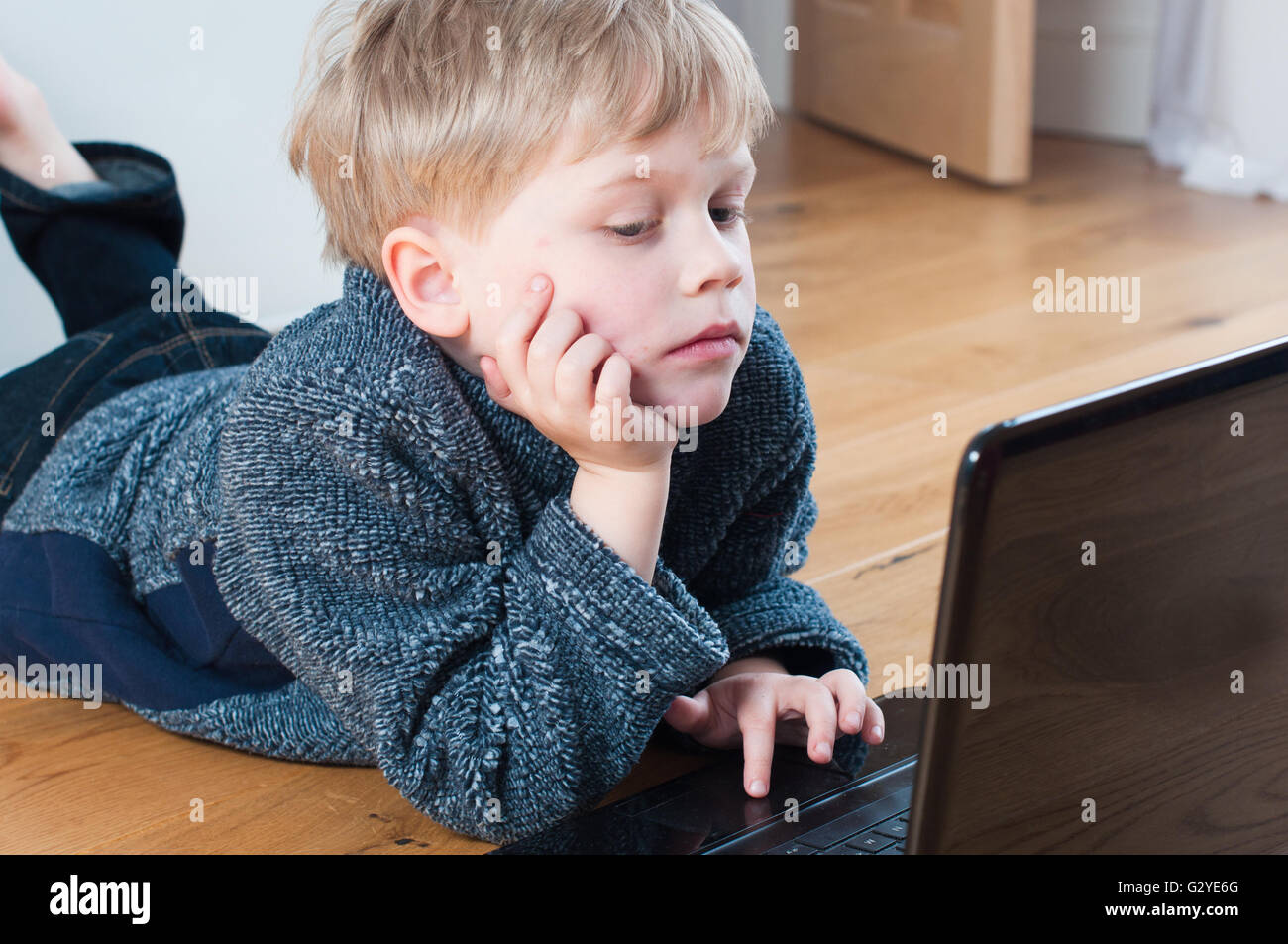 child using a computer Stock Photo - Alamy