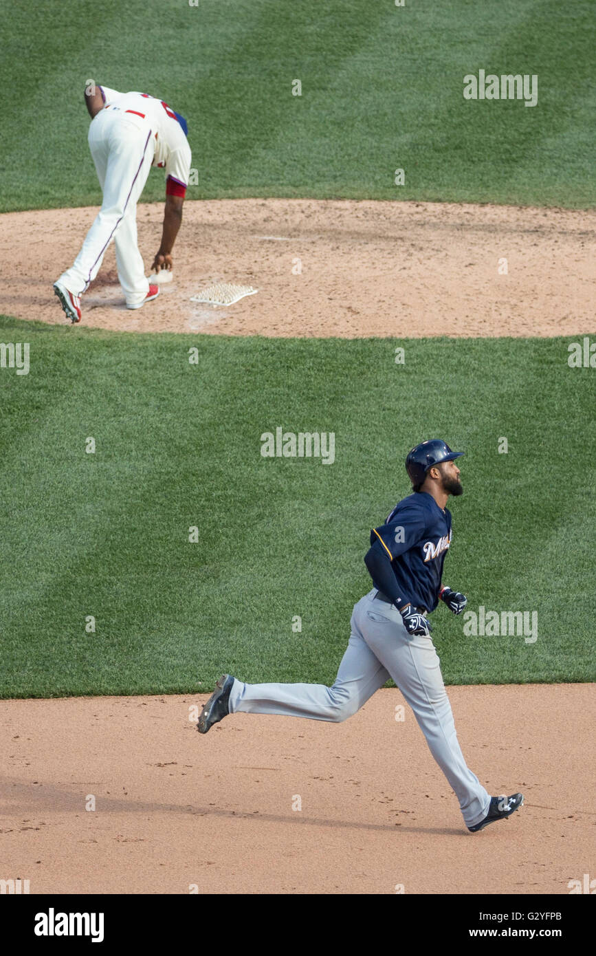 Philadelphia, Pennsylvania, USA. 4th June, 2016. Milwaukee Brewers right fielder Domingo Santana (16) rounds the bases after hitting a solo home run off of Philadelphia Phillies relief pitcher Hector Neris (50) during the MLB game between the Milwaukee Brewers and Philadelphia Phillies at Citizens Bank Park in Philadelphia, Pennsylvania. The Milwaukee Brewers won 6-3. Christopher Szagola/CSM/Alamy Live News Stock Photo