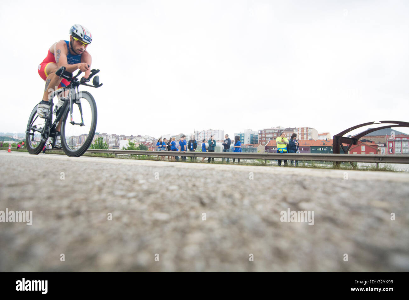 Aviles, Spain. 4th June, 2016. An athlete rides on bike during the paradhuatlon category of 2016 Aviles ITU Duathlon World Championships at Center Niemeyer on June 4, 2016 in Aviles, Spain. Credit: David Gato/Alamy Live News Stock Photo