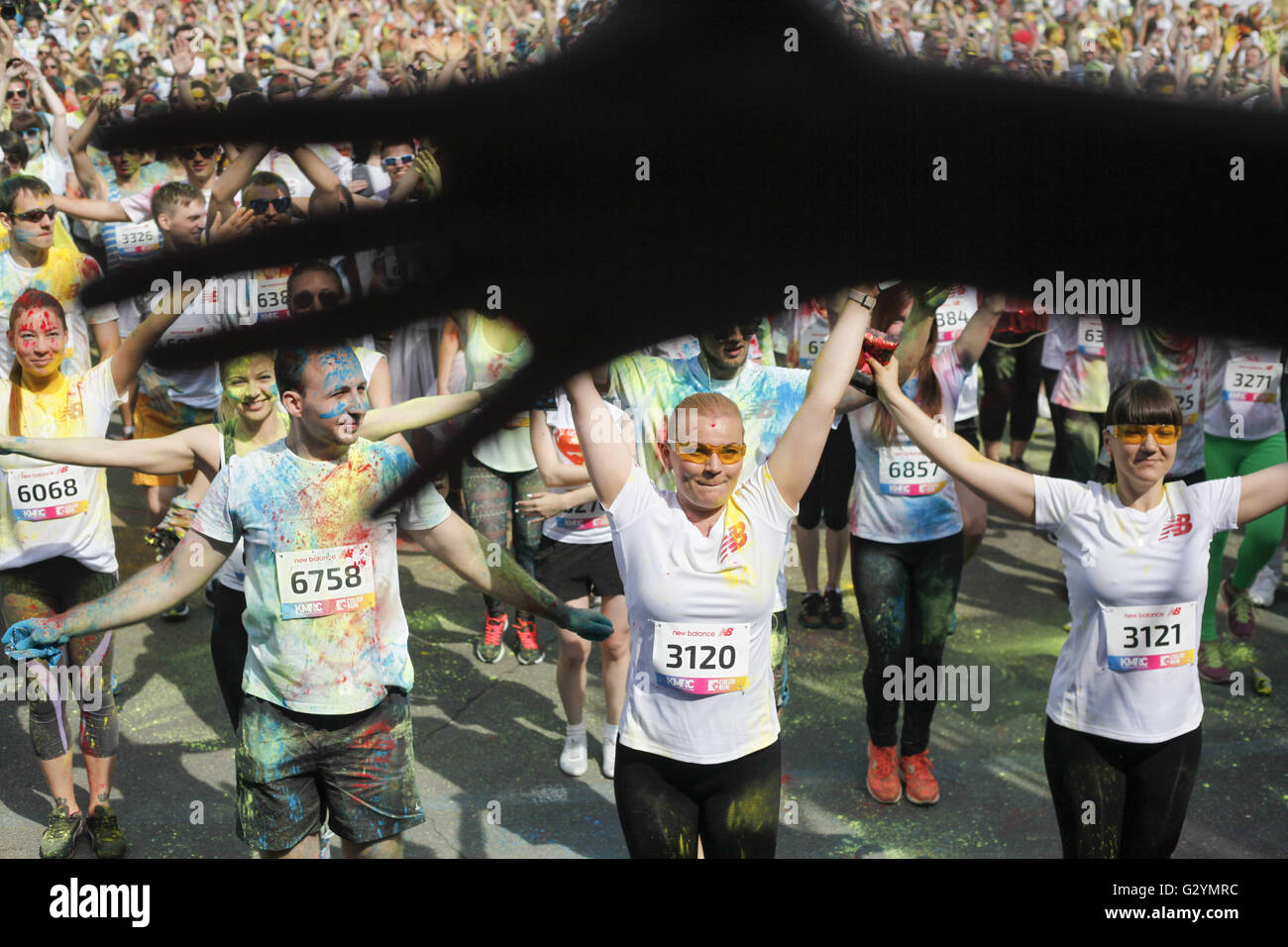 The colour run race india hi-res stock photography and images - Alamy