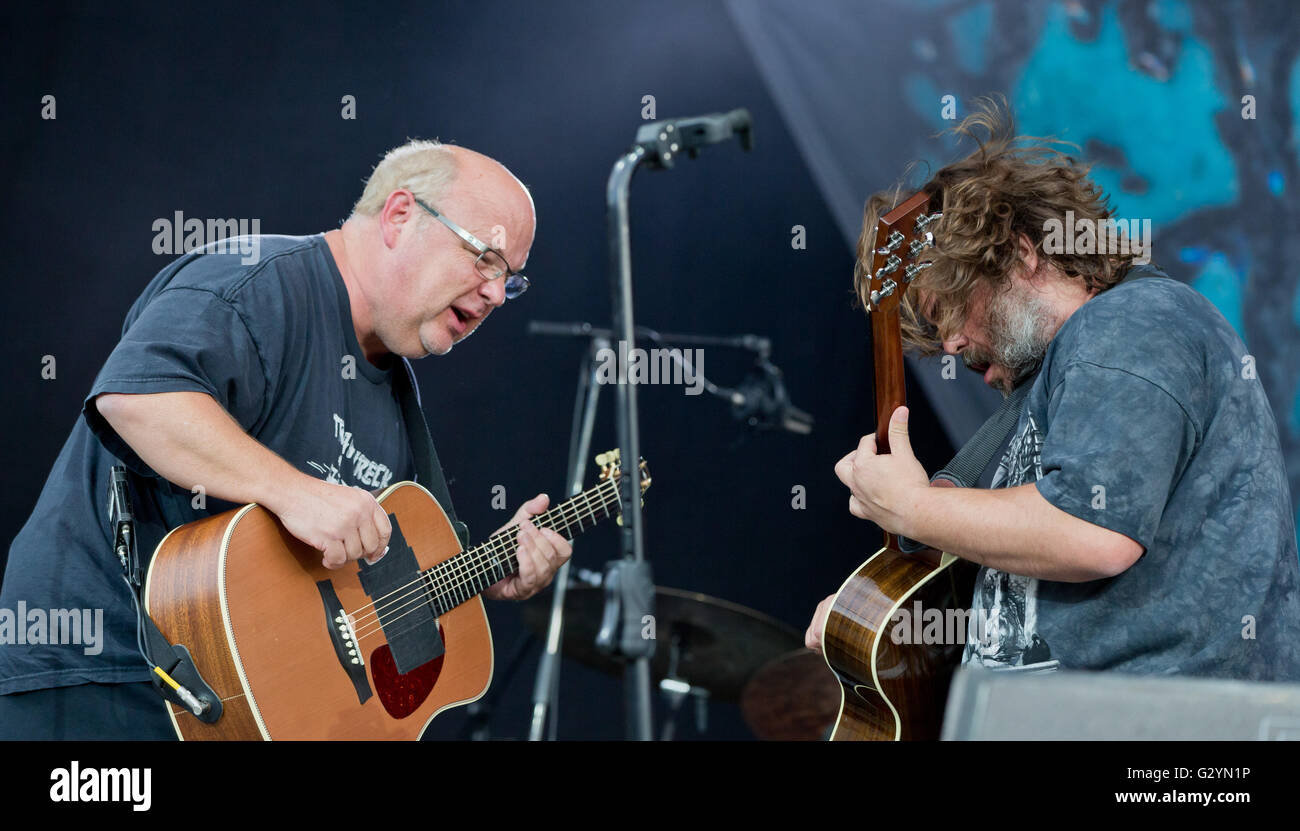 Nuremberg, Germany. 04th June, 2016. US singers and actors Kyle Gass (L) and Jack Black of the band Tenacious D. perform on stage at the 'Rock im Park' (Rock in the Park) music festival in Nuremberg, Germany, 04 June 2016. More than 80 bands are set to perform at the festival until 05 June. Photo: DANIEL KARMANN/dpa/Alamy Live News Stock Photo