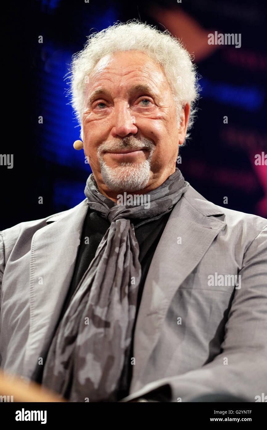 Tom Jones at Hay Festival, Wales, UK - June 2016 -  Tom Jones on stage at the Hay Festival to talk about his life and his book Over the Top and Back. This is Tom's first public appearance since the recent death of his wife. Photograph Steven May / Alamy Live News Stock Photo