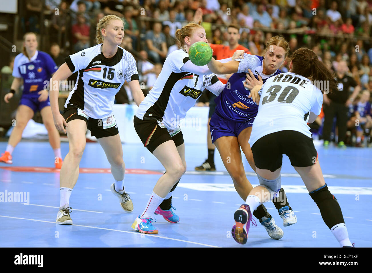 Jennifer Rode Clara woltering hi-res stock photography and images - Alamy