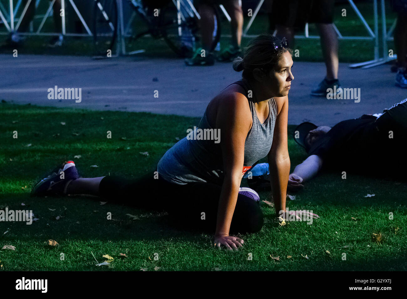 San Diego, California, USA. 5th June, 2016. SAN DIEGO CA, USA -- JUNE 2, 2016: .Kristin Monti from Las Vegas used the early arrival break to stretch before the start of the Suja Rock 'n' Roll San Diego half marathon in San Diego.Mandatory Credit: PHOTO BY NELVIN C. CEPEDA, SAN DIEGO UNION-TRIBUNE Credit:  Nelvin C. Cepeda/San Diego Union-Tribune/ZUMA Wire/Alamy Live News Stock Photo