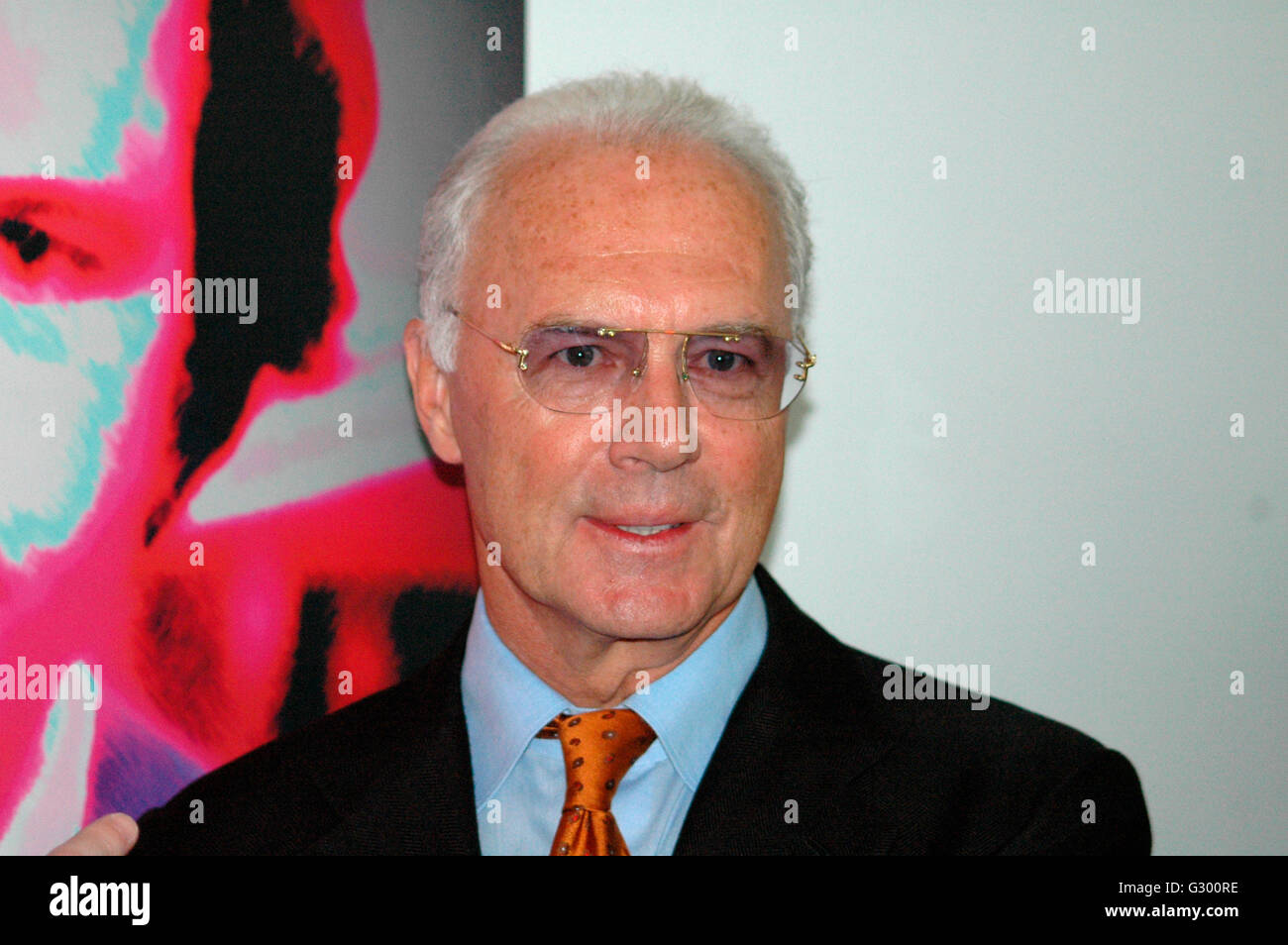 Franz Beckenbauer - Enthuellung eines Portraits des "Kaisers" der schweizer Kuenstlerin Annelies Strba im Rahmen der Ausstellung Stock Photo