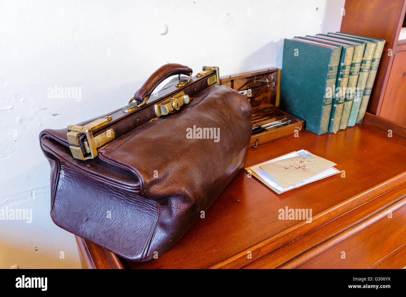 Old fashioned medical bag hires stock photography and images Alamy