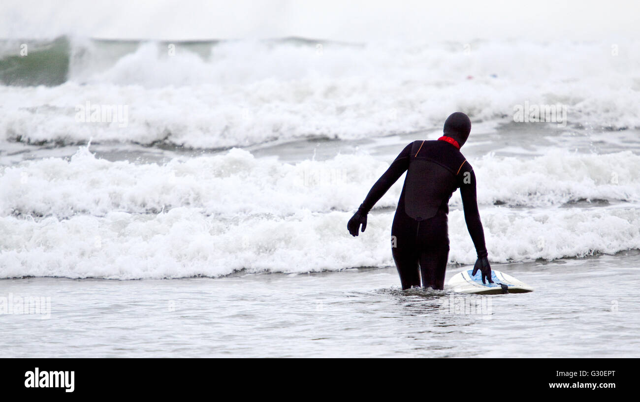 Wearing a wet suit hi-res stock photography and images - Alamy