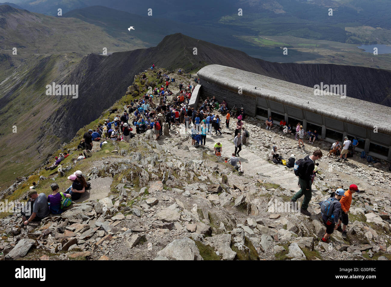 Mount snowdon summit cafe hires stock photography and images Alamy