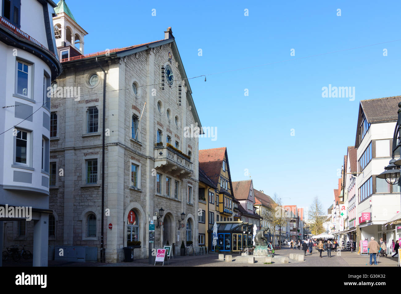 Elmar Doch House (Old Town Hall ) and Knöpfleswäscherin Fountain at