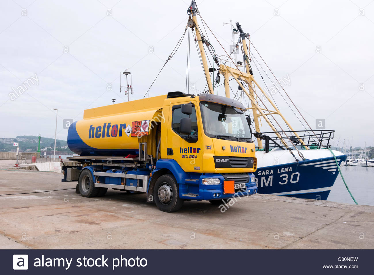 Fuel Tanker Uk Stock Photos & Fuel Tanker Uk Stock Images Alamy