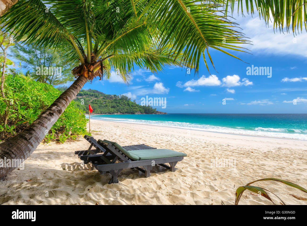 Paradise islands of indian ocean hi-res stock photography and images ...