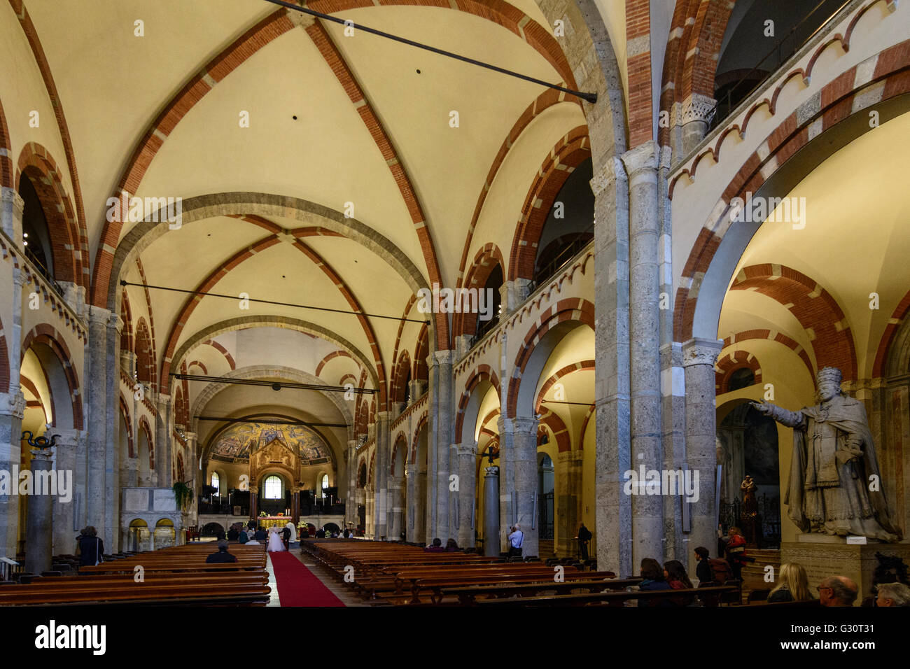 Church Sant'Ambrogio : Nave at a wedding, Italy, Lombardei, Lombardy, , Mailand, Milan Stock Photo