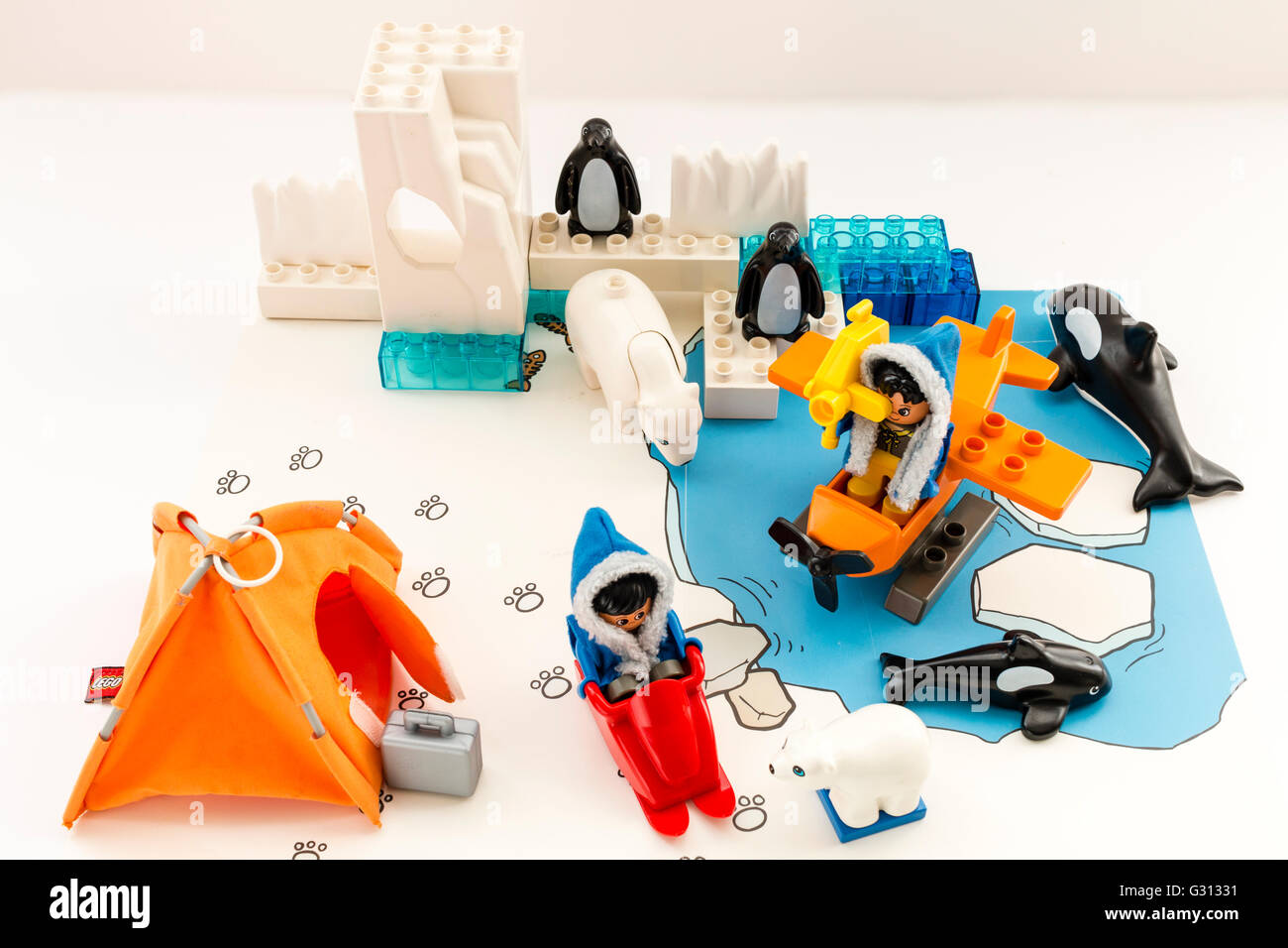 Lego duplo explore Arctic playset. High angle looking down at base camp on  the ice with lego people, seaplane, penguins and polar bears Stock Photo -  Alamy
