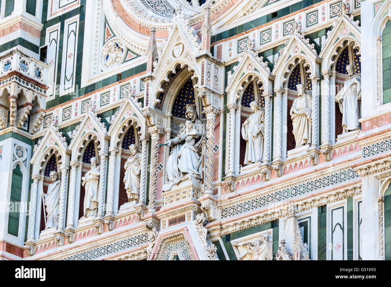 Statues and decoration on the wall to Cattedrale di Santa Maria del Fiore in Florence Stock Photo