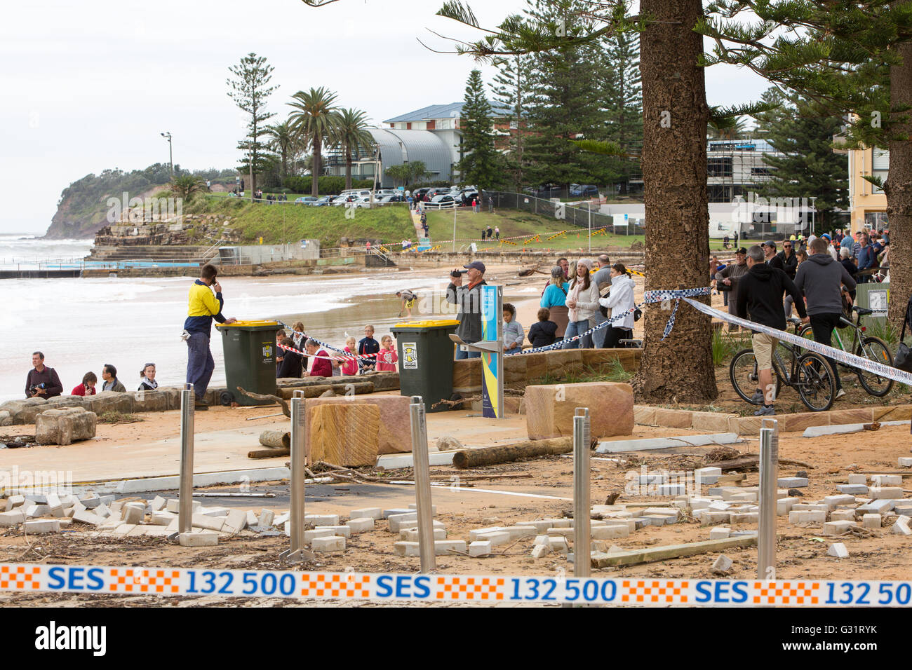 Huge waves and king tides hit Collaroy beach damaging seafront homes
