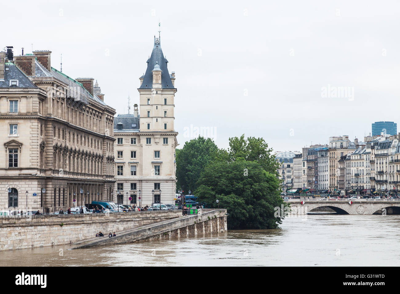 Flood in Paris, quai des Orfevres, pont St. Michel 2016 Stock Photo