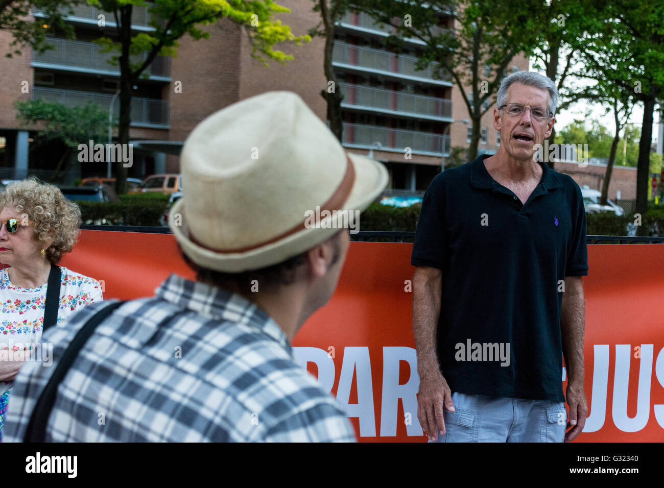 New York, USA. 6th June 2016. George Mallinckrodt, author of 'Getting Away with Murder' which details abuses and torture of mentally ill inmates, responds to a question at vigil. Prison rights advocates of the No Separate Justice campaign held a vigil at New York's Metropolitan Correctional Center charging human rights violations and abusive treatment of terror suspects held in such facilities. Credit:  M. Stan Reaves/Alamy Live News Stock Photo