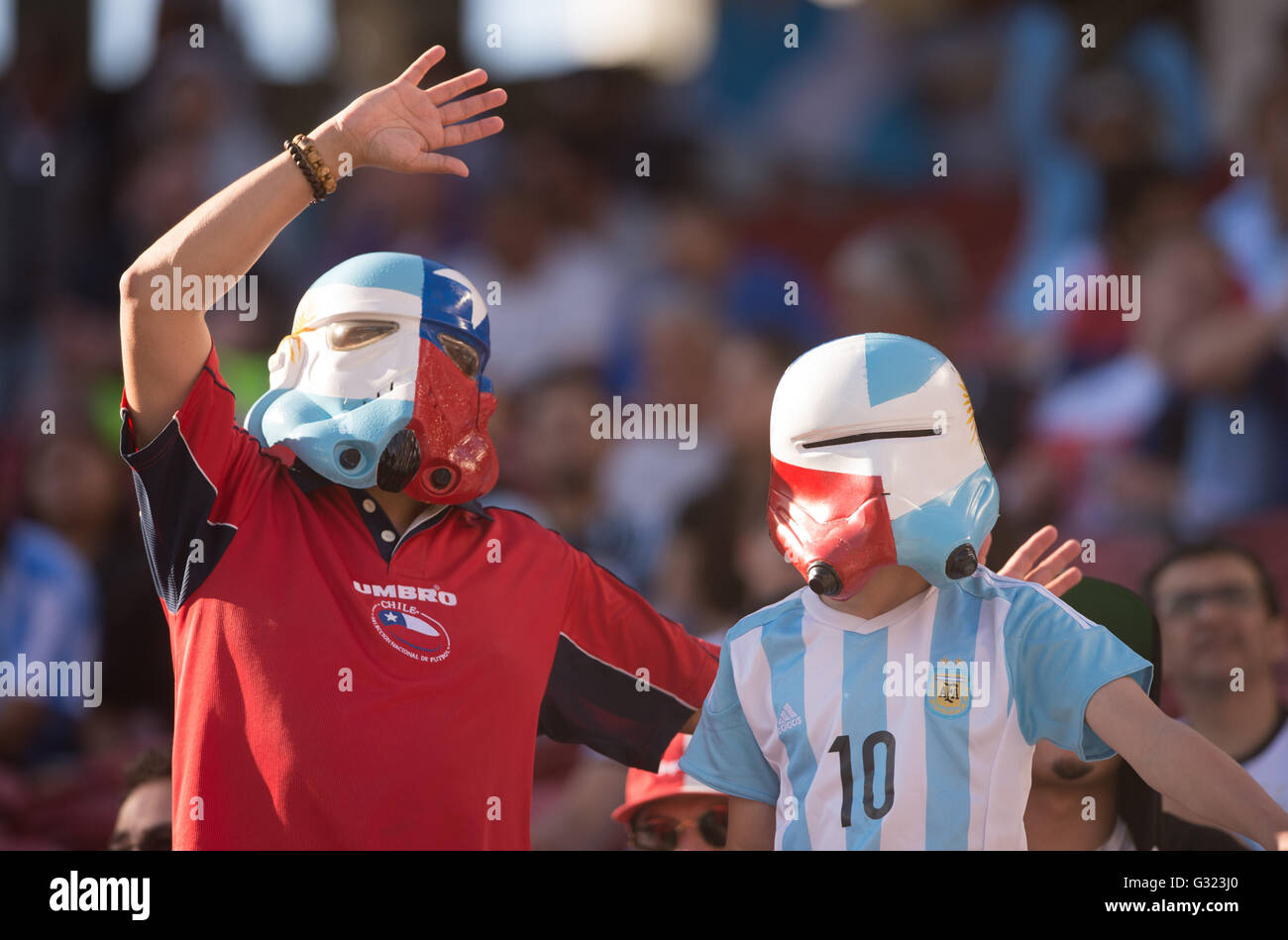 Santa Clara, USA. 6th June, 2016. Two supporters wait for the start of the Copa America Centenario Group D match between Argentina and Chile at the Levi's Stadium in Santa Clara, California, the United States, June 6, 2016. Credit:  Yang Lei/Xinhua/Alamy Live News Stock Photo