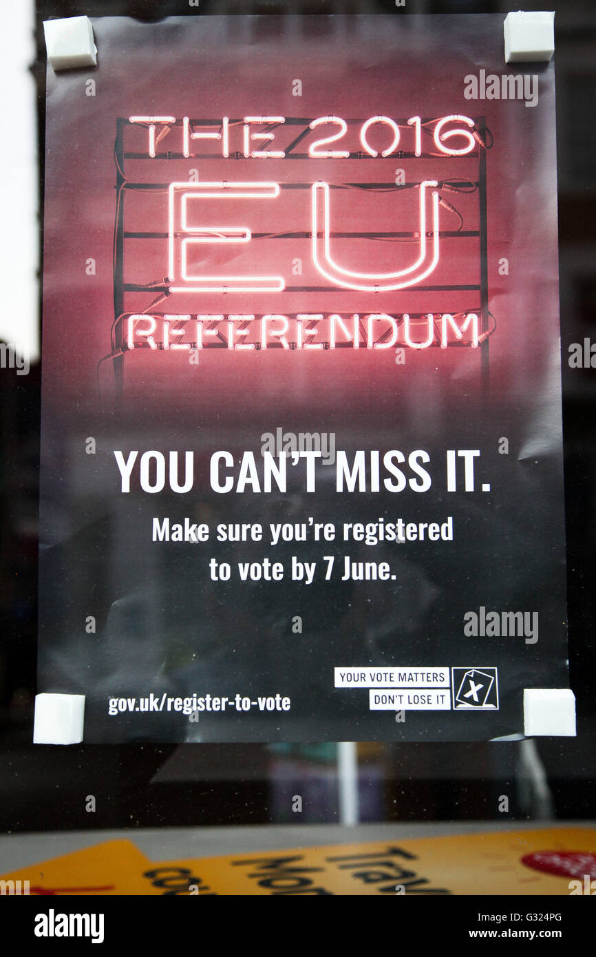 A poster on register to vote in EU Referendum on display in a post office window in Green Lanes, Harringay, North London Stock Photo