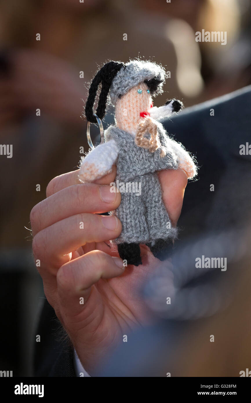Cillian Murphy holds his good luck charm during interviews for the premiere of season three Peaky Blinders in Birmingham Stock Photo