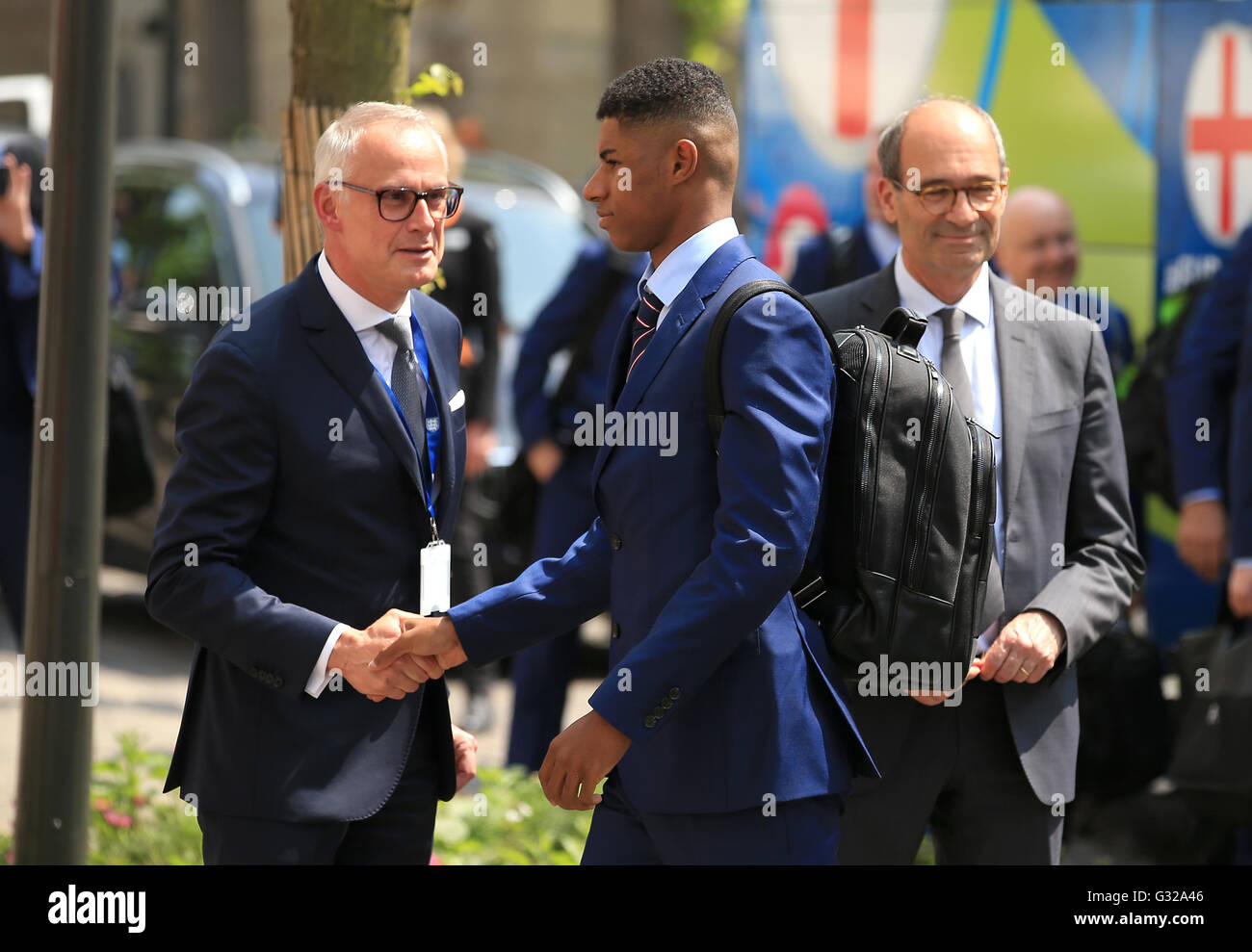 England's Marcus Rashford is greeted by the Auberge du Jeu de Paume General  Manager Pascal Groell (left) at the Team Hotel, Auberge du Jeu de Paume,  Chantilly Stock Photo - Alamy