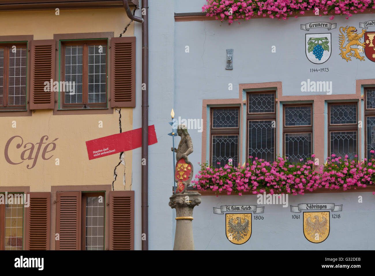 Café and Town Hall, cracks in the façade due to geothermal drilling,  Staufen, Black Forest, Baden-Wuerttemberg Stock Photo - Alamy